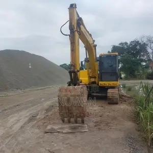 Komatsu Avence 2007 Heavy-Duty (Used)