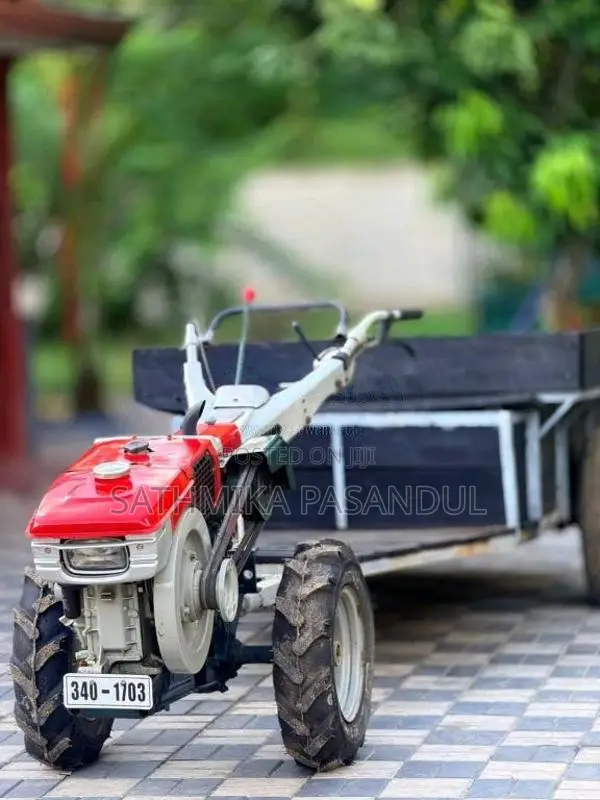 Kubota K 700 2000 Tractor (Used)