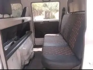 Toyota HIACE 1985 Crew Cab (Used)