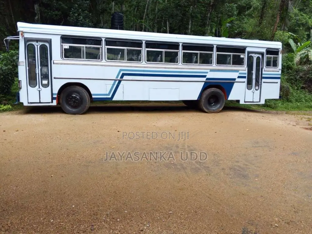 Ashok-Leyland Semi 2004 Bus (Used)