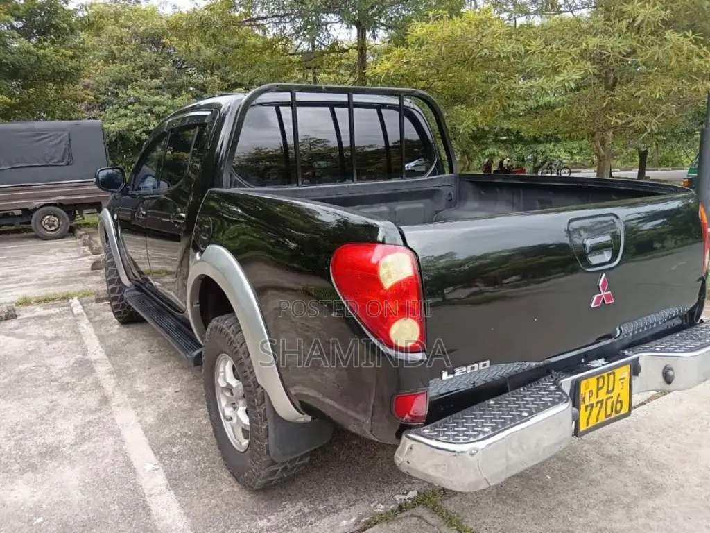 Mitsubishi L200 2011 Pickup (Used)