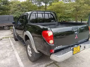 Mitsubishi L200 2011 Pickup (Used)