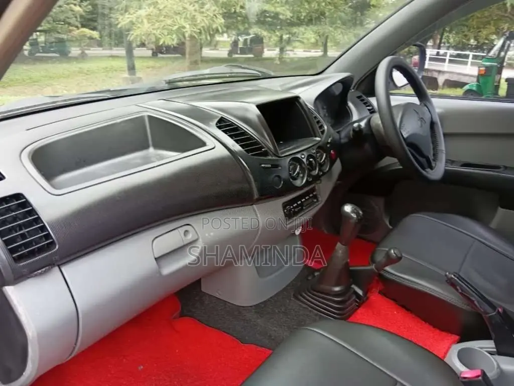 Mitsubishi L200 2011 Pickup (Used)