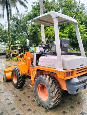 Hitachi LX20-2 2017 Heavy-Duty (Used)