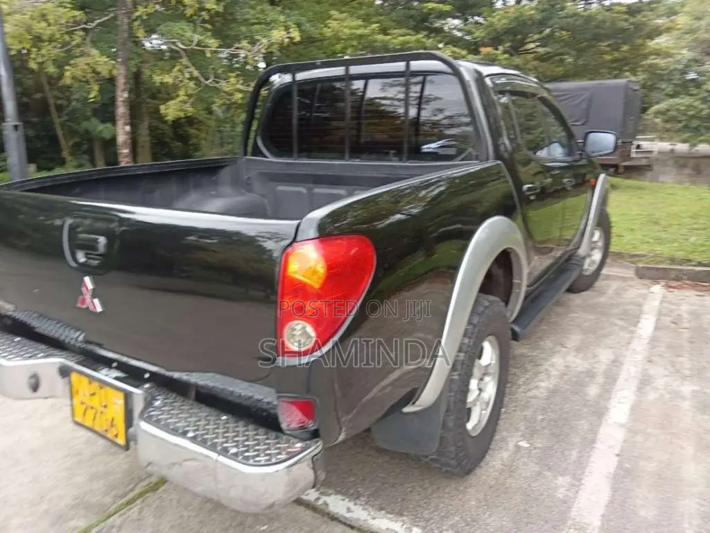 Mitsubishi L200 2011 Pickup (Used)