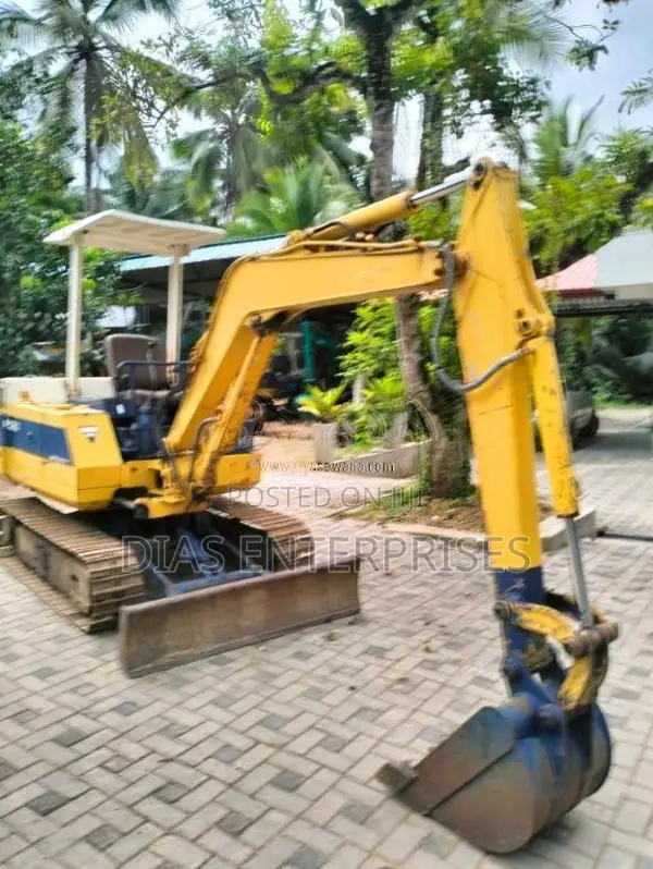 Komatsu Pc30-6 2016 Heavy-Duty (Used)