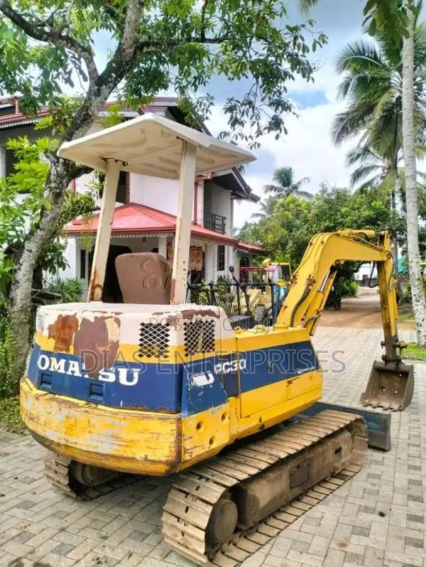 Komatsu Pc30-6 2016 Heavy-Duty (Used)