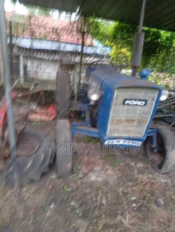 Ford 3000 1984 Tractor (Used)