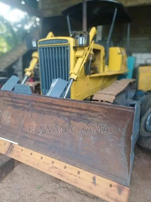 Komatsu D40 1995 Heavy-Duty (Used)