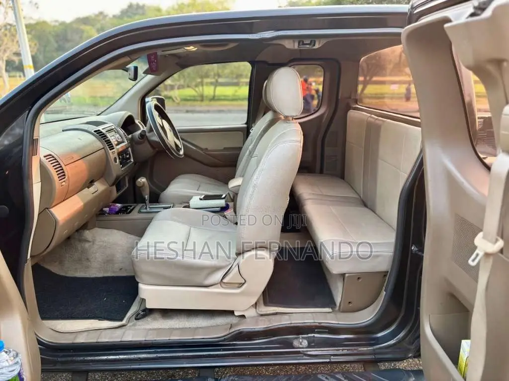 Nissan Navara 2010 Pickup (Used)