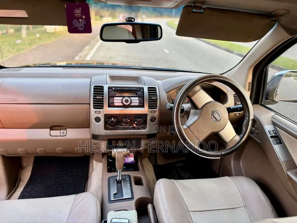 Nissan Navara 2010 Pickup (Used)