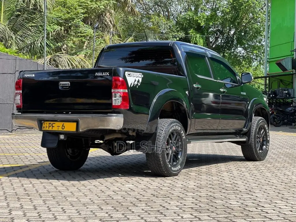 Toyota Hilux Champ 2014 Pickup (Used)
