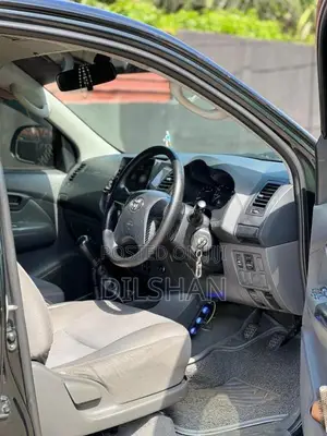 Toyota Hilux Champ 2014 Pickup (Used)