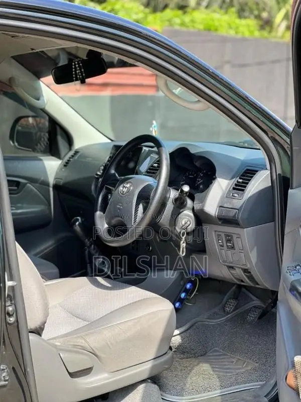 Toyota Hilux Champ 2014 Pickup (Used)