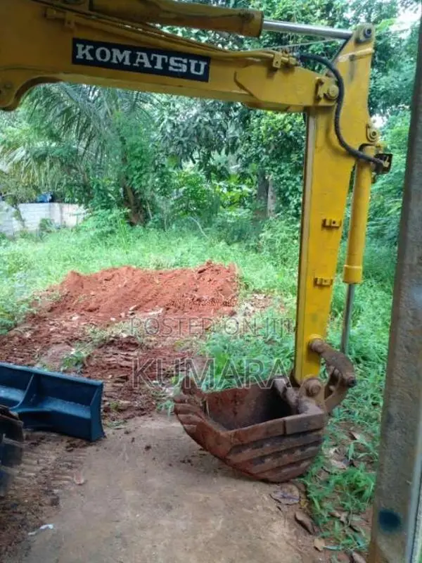 Komatsu Pc30-5 2000 Heavy-Duty (Used)