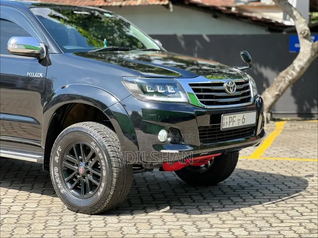Toyota Hilux Champ 2014 Pickup (Used)