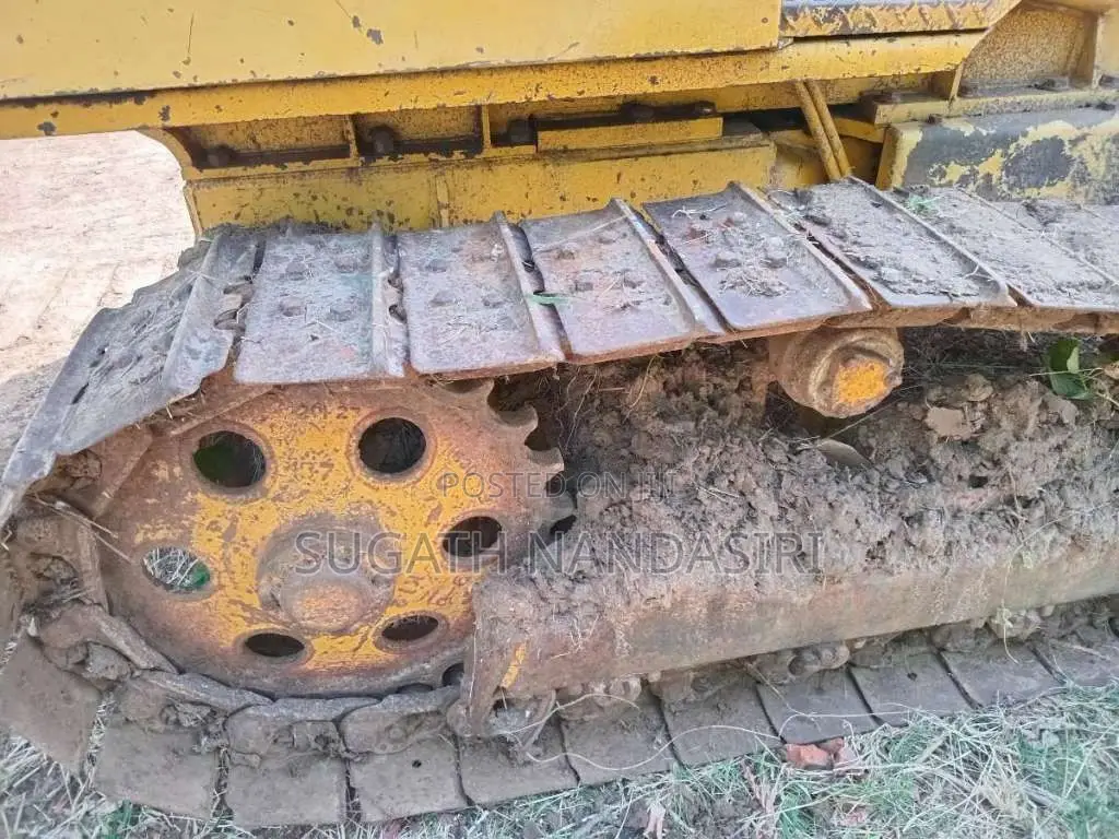 Komatsu D20A-6 2006 Heavy-Duty (Used)