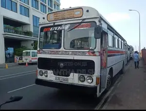Ashok-Leyland o Power Sincomax 2004 Bus (Used)