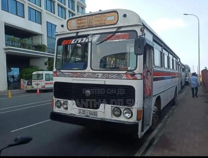 Ashok-Leyland o Power Sincomax 2004 Bus (Used)