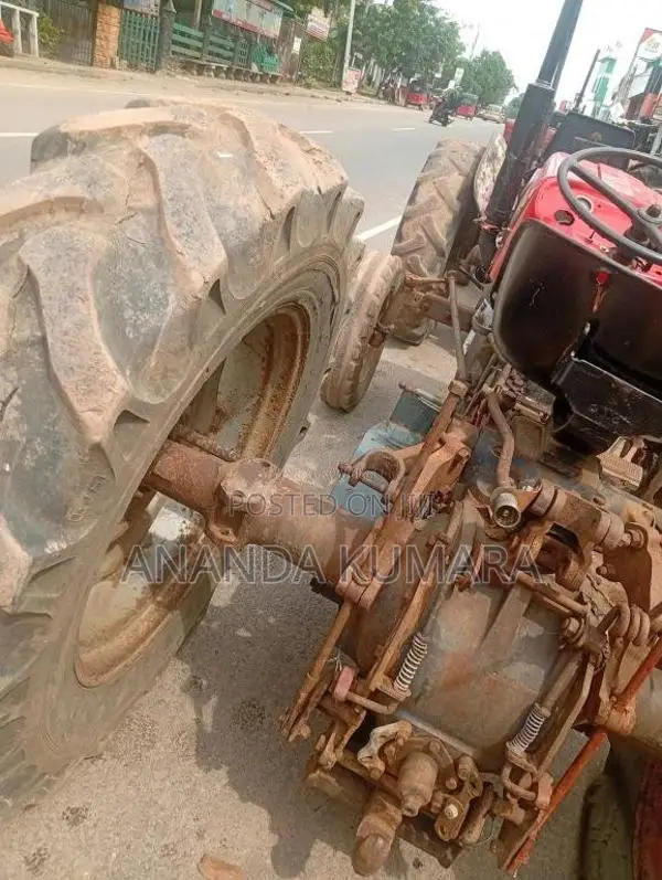 Massey-Ferguson 135 1980 Tractor (Used)