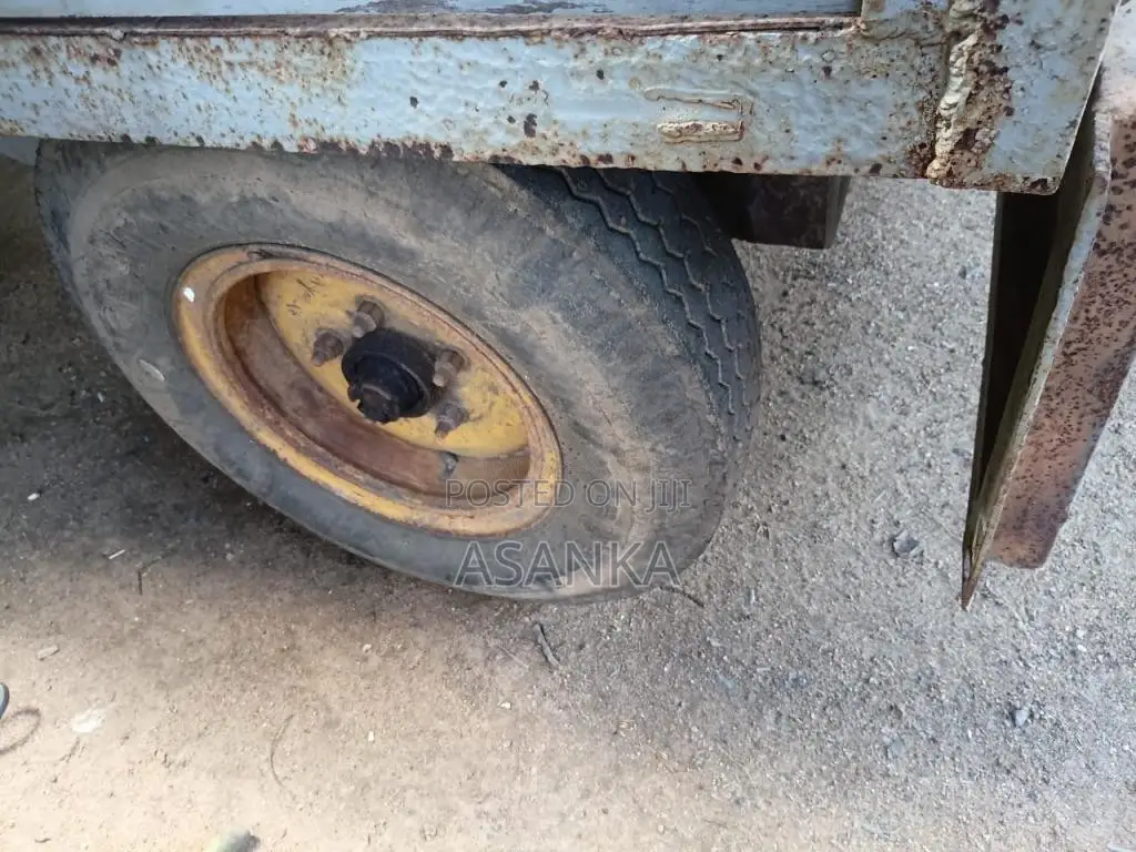 Ford Trailer 2015 Tractor (Used)