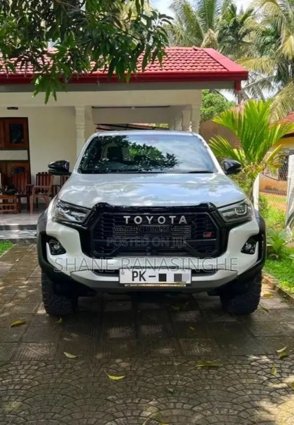 Toyota Hilux 2025 Pickup (Used)