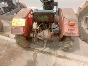 Massey-Ferguson 135 1988 Tractor (Used)