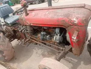 Massey-Ferguson 135 1983 Tractor (Used)