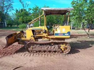 Komatsu D20A-6 2006 Heavy-Duty (Used)