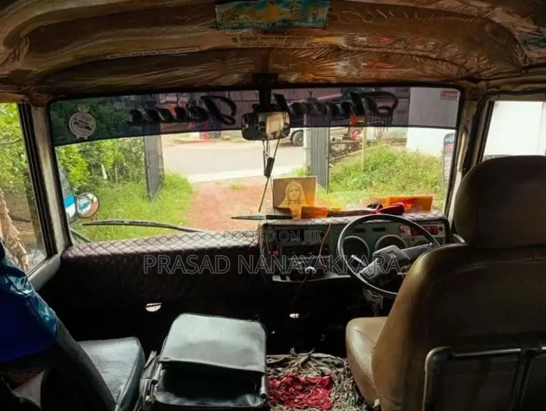 Isuzu Journey 1981 Bus (Used)