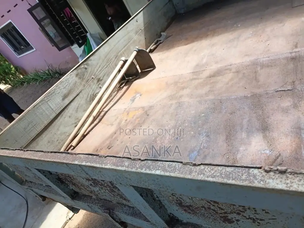 Ford Trailer 2015 Tractor (Used)