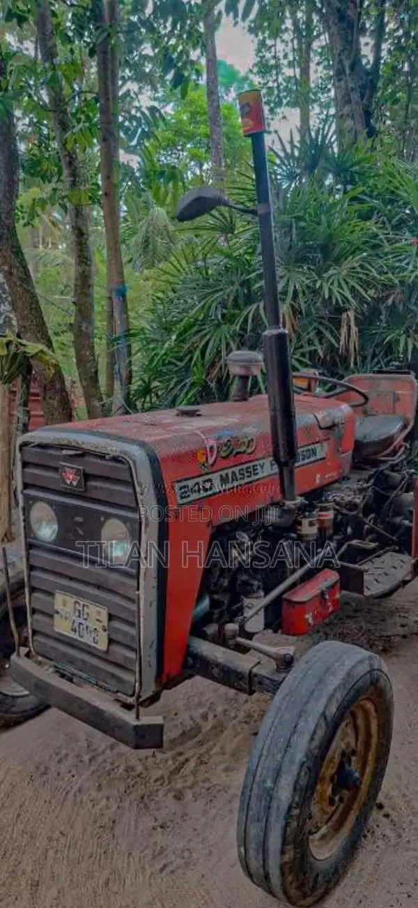 Massey-Ferguson 240 1993 Tractor (Used)
