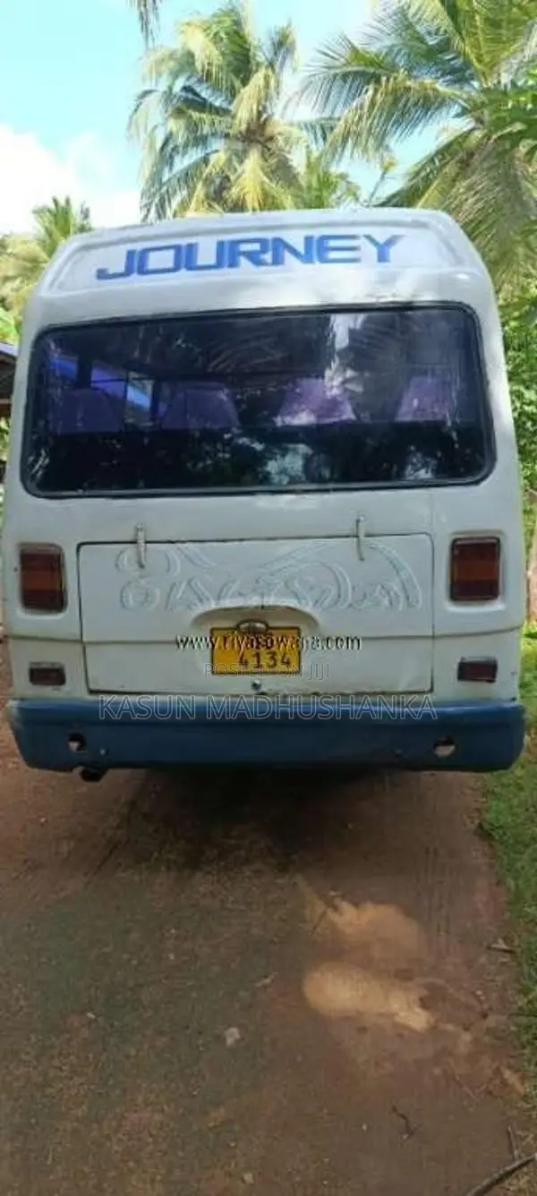 Isuzu Journey 1999 Bus (Used)