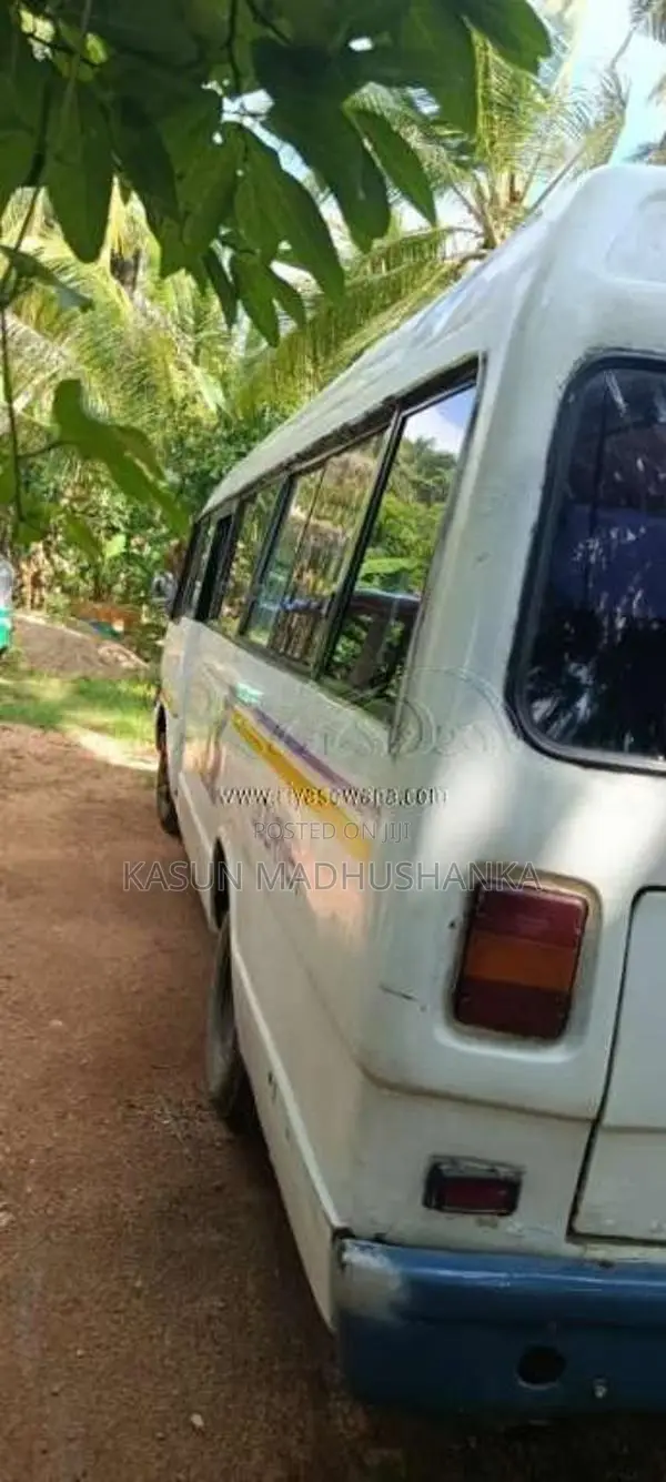 Isuzu Journey 1999 Bus (Used)