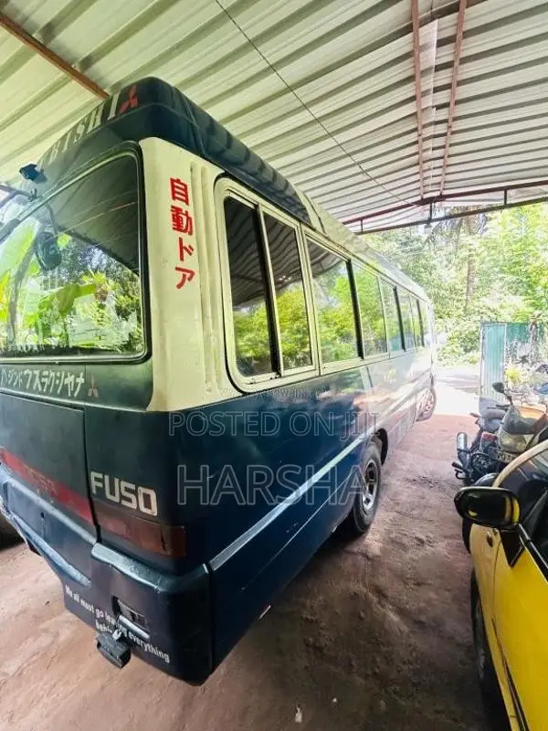 Mitsubishi Baby Rosa 1998 Bus (Used)
