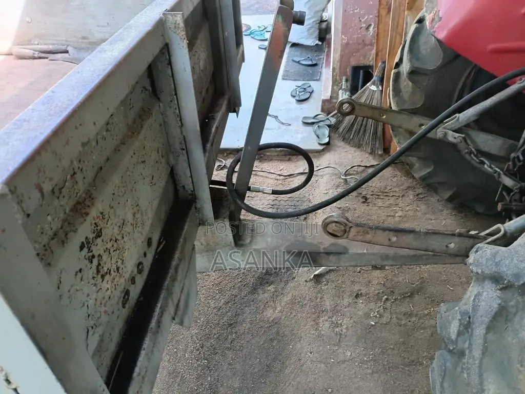 Ford Trailer 2015 Tractor (Used)