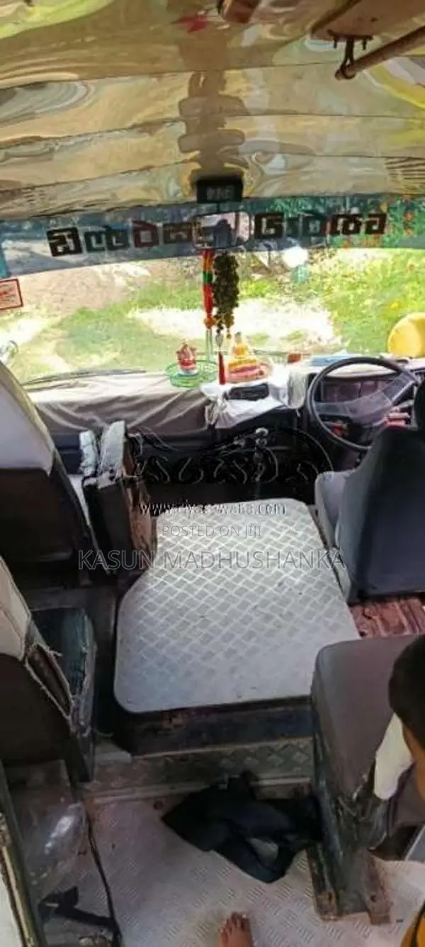 Isuzu Journey 1999 Bus (Used)