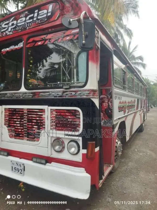 Ashok-Leyland Viking 2006 Bus (Used)
