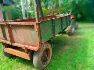 John-Deere Trailer 2012 Tractor (Used)