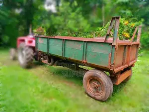 John-Deere Trailer 2012 Tractor (Used)