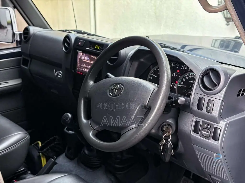 Toyota Land Cruiser 79 2018 Pickup (Used)
