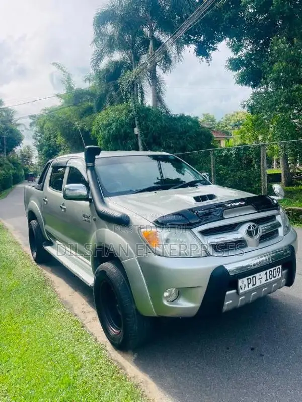 Toyota Hilux Vigo 2012 Pickup (Used)