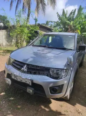 Mitsubishi L200 2011 Pickup (Used)