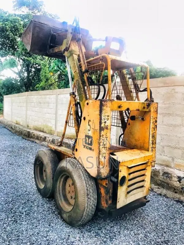 Yanmar Bobcat 2004 Heavy-Duty (Used)
