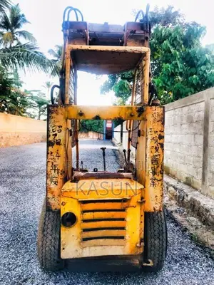 Yanmar Bobcat 2004 Heavy-Duty (Used)