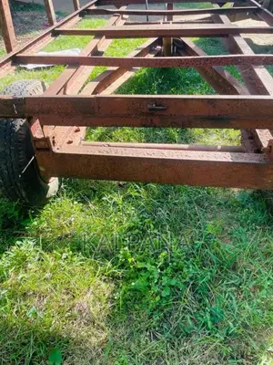 TAFE Trailer 2020 Tractor (Used)