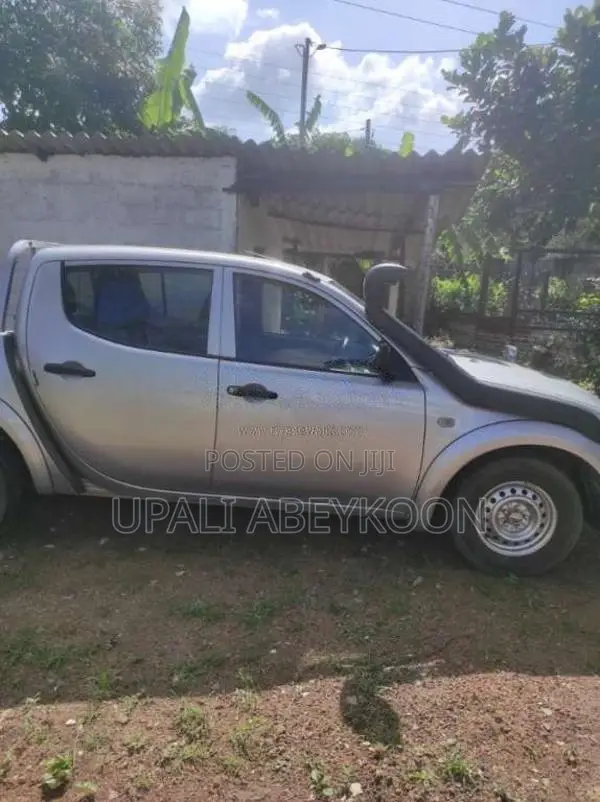 Mitsubishi L200 2011 Pickup (Used)