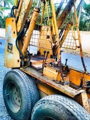 Yanmar Bobcat 2004 Heavy-Duty (Used)