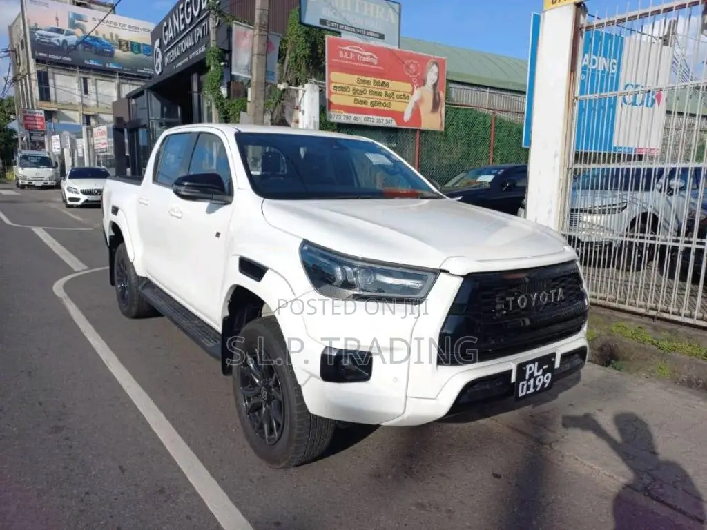 Toyota Hilux 2023 Pickup (Used)