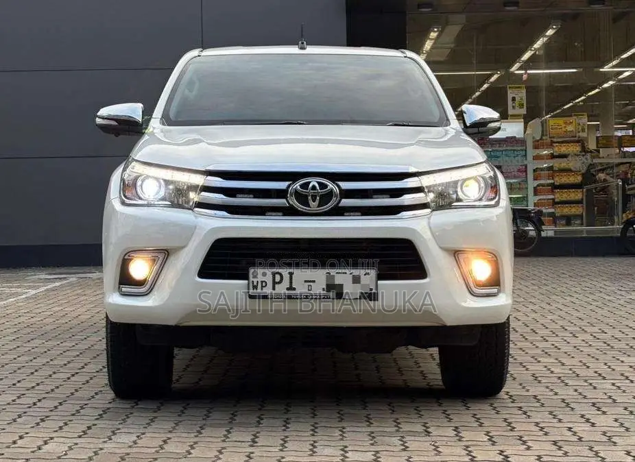 Toyota Hilux 2017 Pickup (Used)